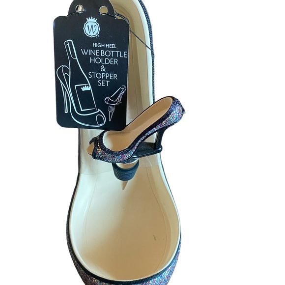 High heel shoe wine holder and wine bottle stopper set  NWT - Picture 3 of 4